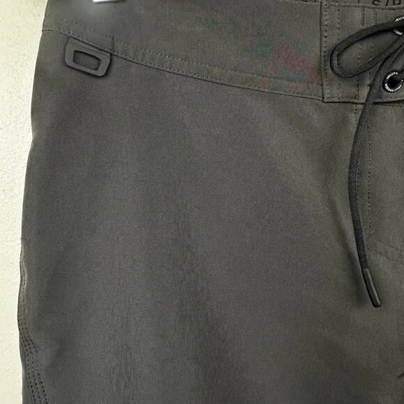 Helly Hansen Womens HP 6" Board Shorts Gray Size Small Quick Dry UPF Swim Active - Picture 6 of 13